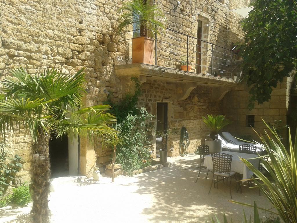 Guesthouse de Cambis B&B Remoulins Buitenkant foto